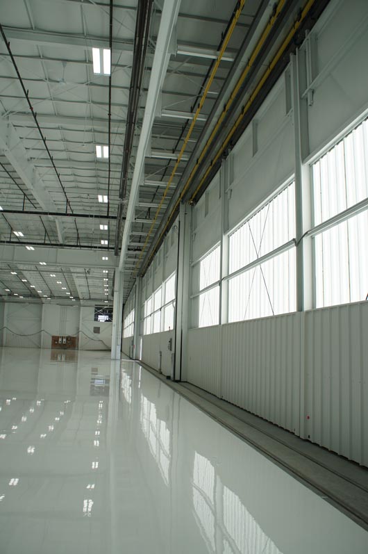 Aero Colorado Hangar - Floating Door System