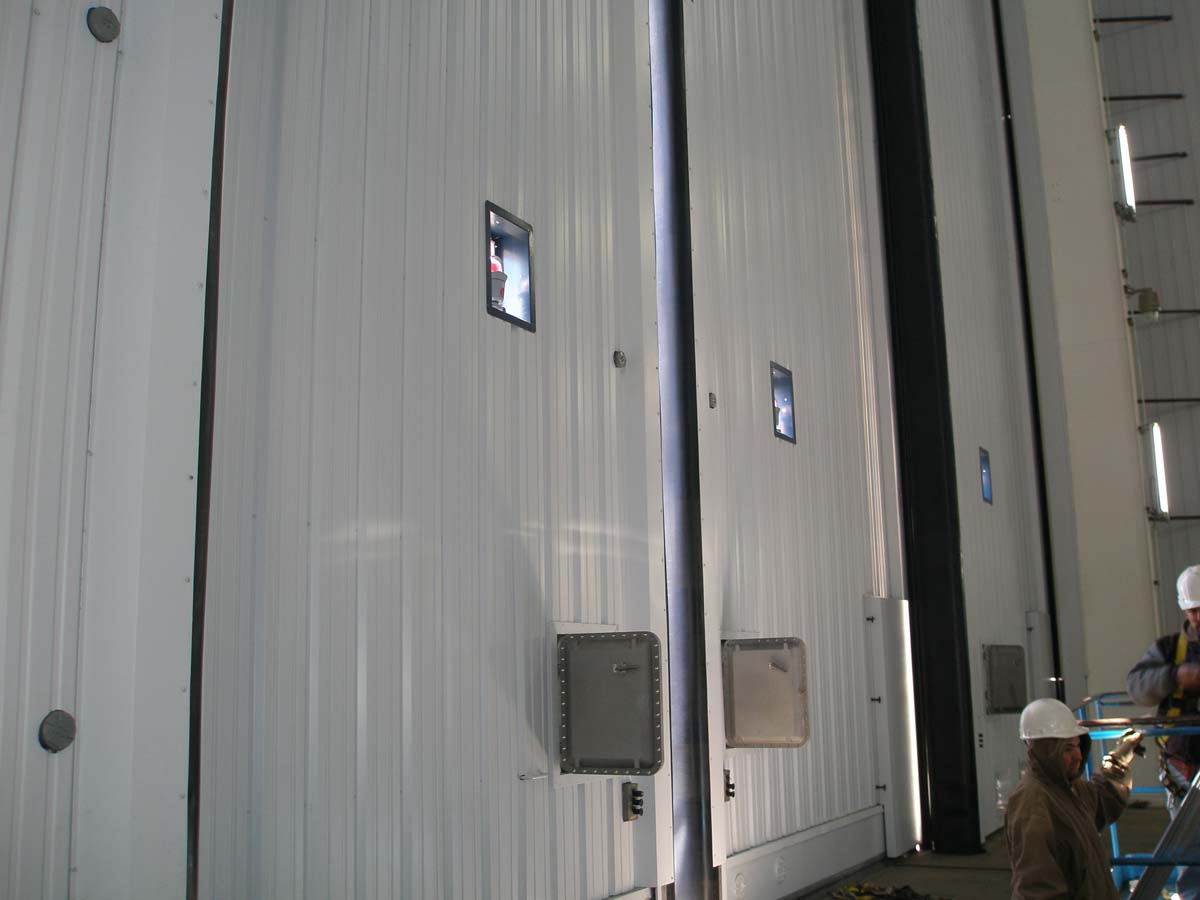 Diversified Yacht - Bi-Parting Door System