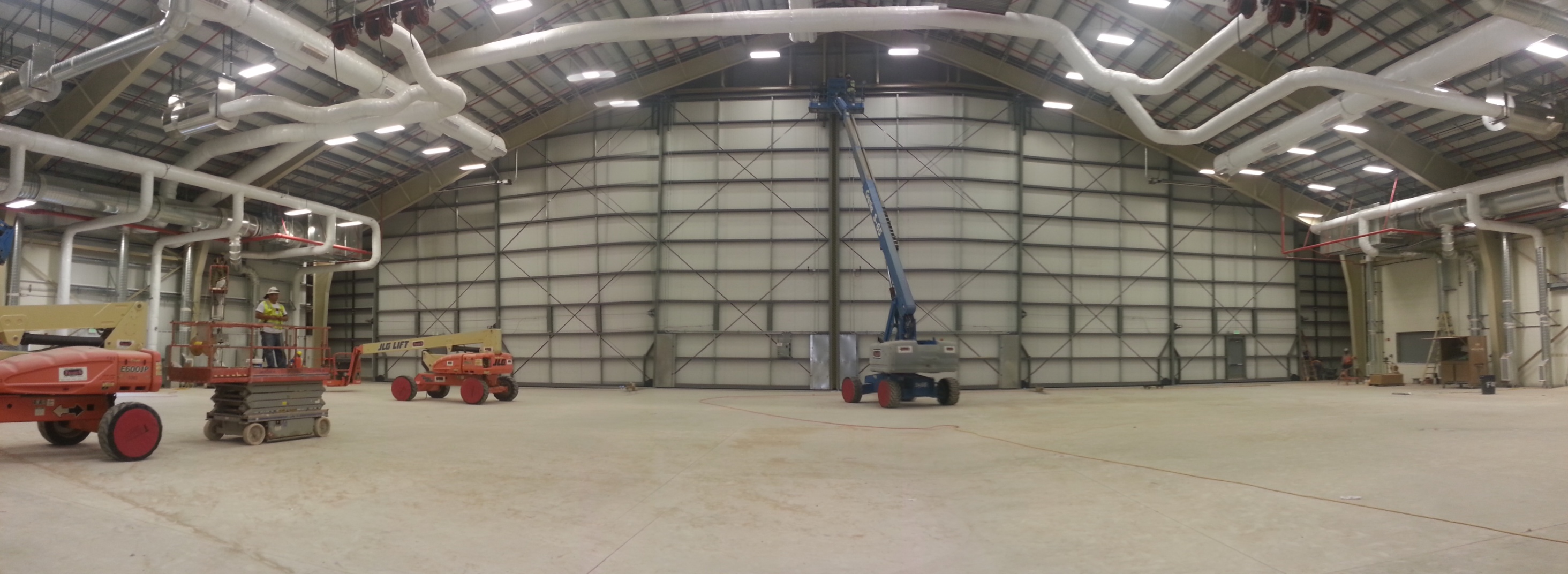 H/MC-130 Maintenance Hangar - Bi-Parting Door System