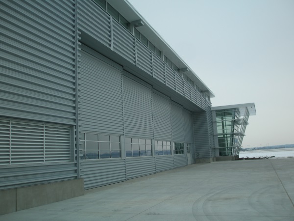 John Deere Hangar - One-Way Door System