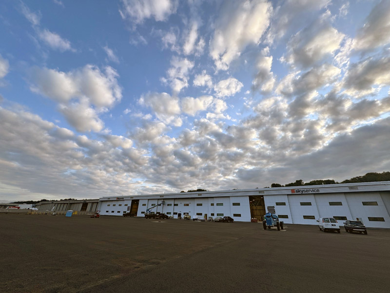 Skyservice Aviation Hangars - Bi-Parting Door System