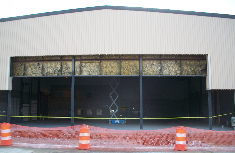 Air Cargo Hangar - Retrofit Bi-Parting Door System