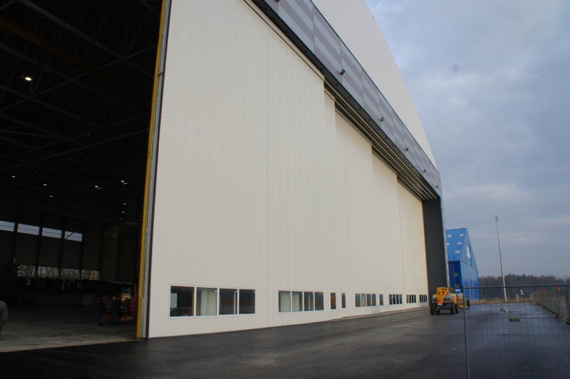 FL Technics MRO Hangar - Floating Hangar Door System