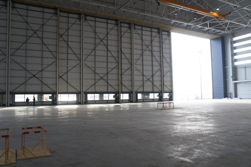 FL Technics MRO Hangar - Floating Hangar Door System