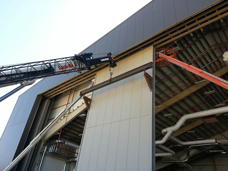 H/MC-130 Maintenance Hangar - Bi-Parting Hangar Door System