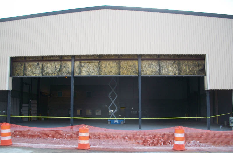 Air Cargo Hangar - Retrofit Bi-Parting Hangar Door System