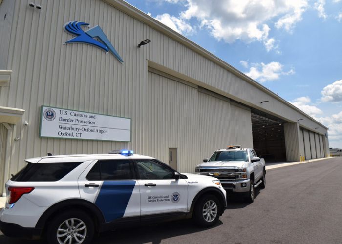 Atlantic Aviation - Oxford - One-Way Door System