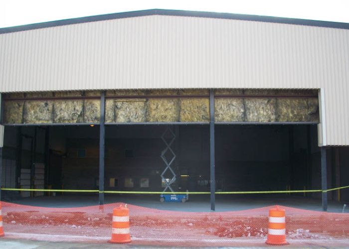 Air Cargo Hangar - Retrofit Bi-Parting Hangar Door System
